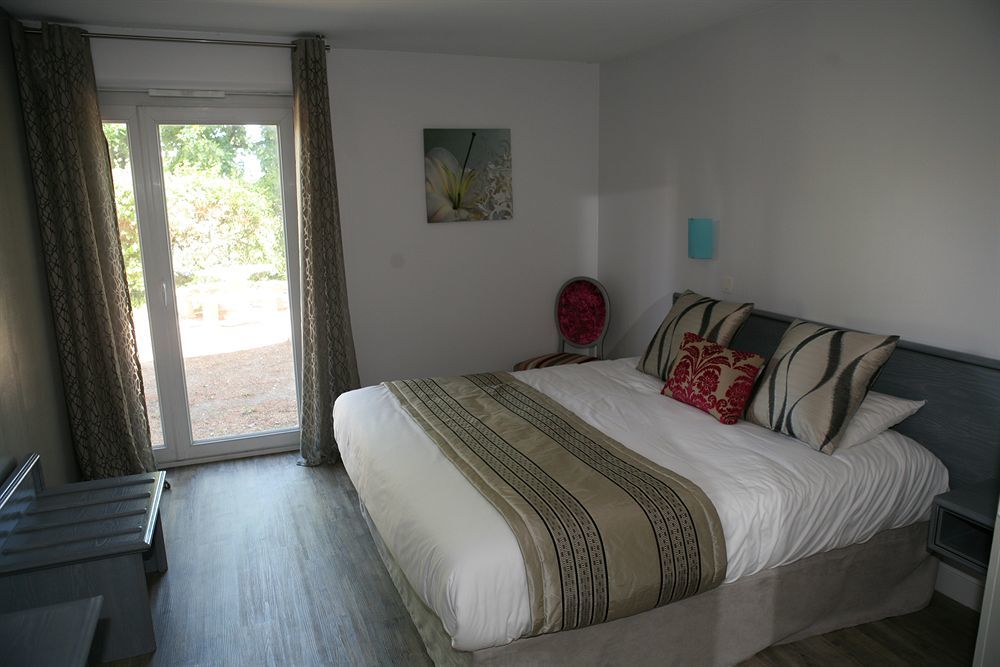 H Hotel Hyeres Bagian luar foto