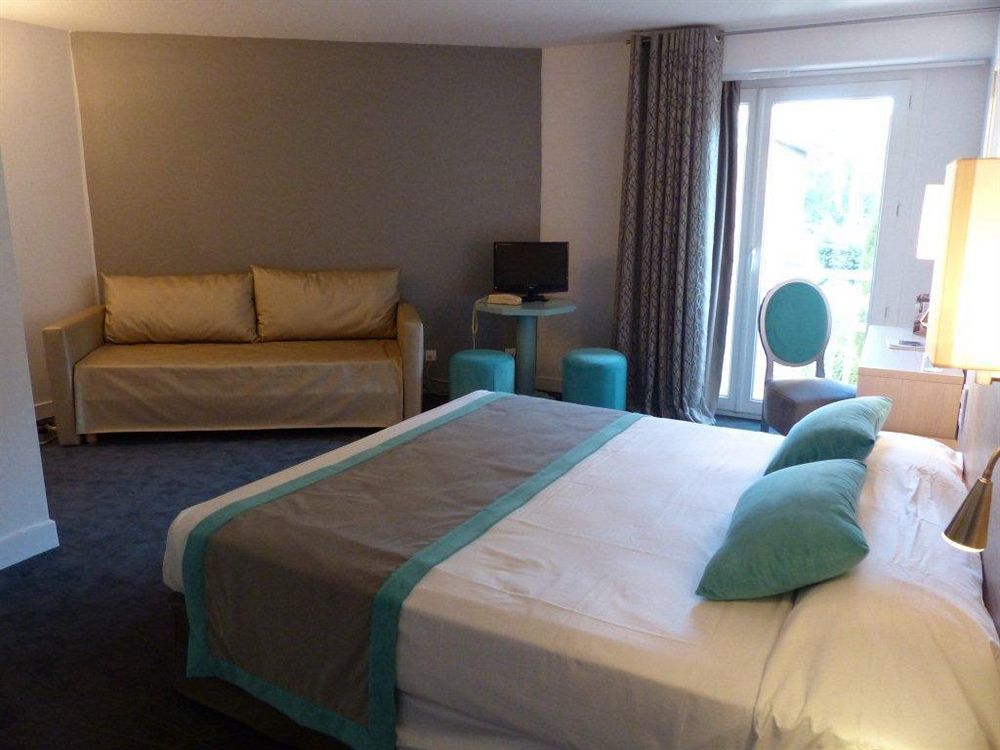 H Hotel Hyeres Bagian luar foto