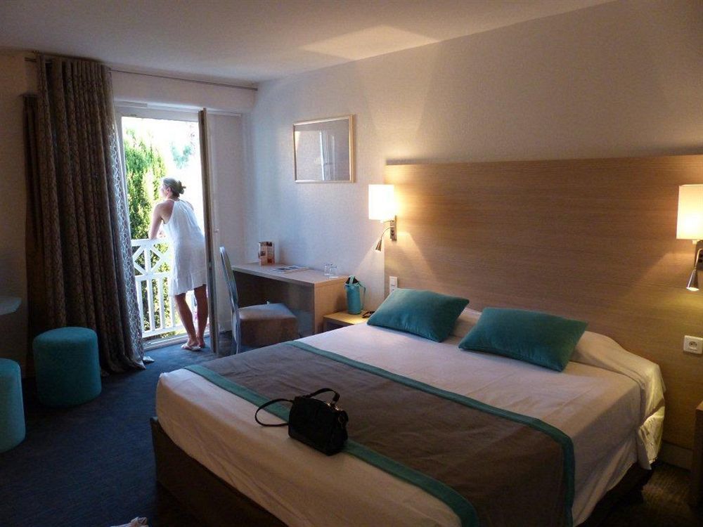 H Hotel Hyeres Bagian luar foto